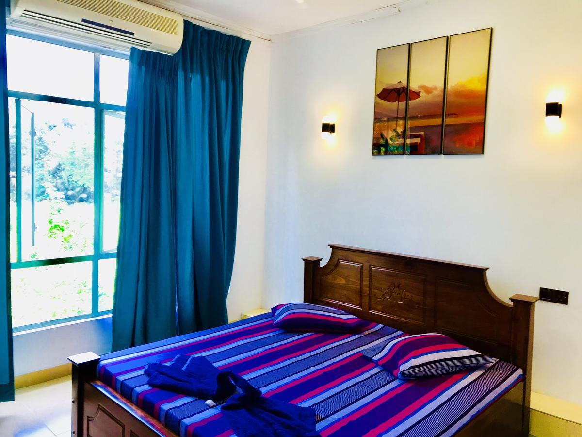 Travellers Halt Hotel Ratnapura Bagian luar foto