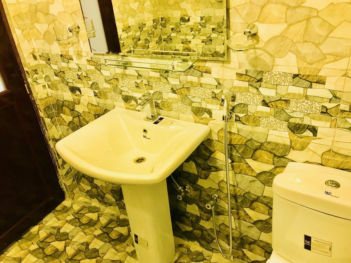 Travellers Halt Hotel Ratnapura Bagian luar foto