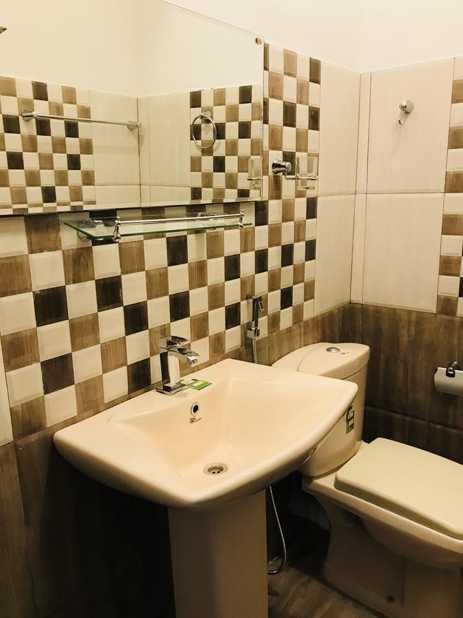 Travellers Halt Hotel Ratnapura Bagian luar foto