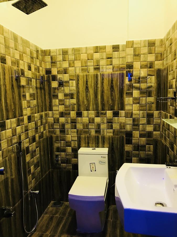 Travellers Halt Hotel Ratnapura Bagian luar foto