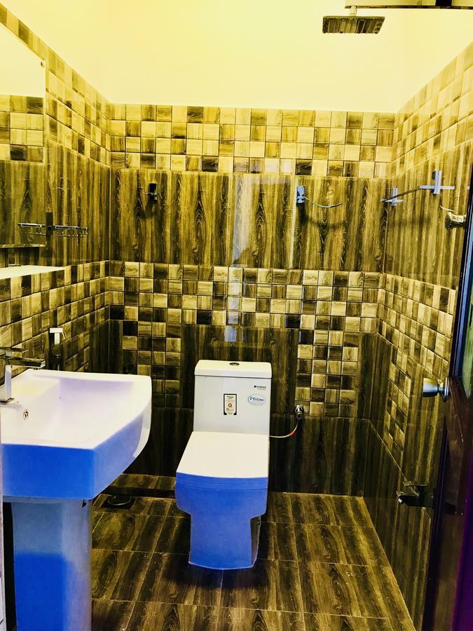 Travellers Halt Hotel Ratnapura Bagian luar foto